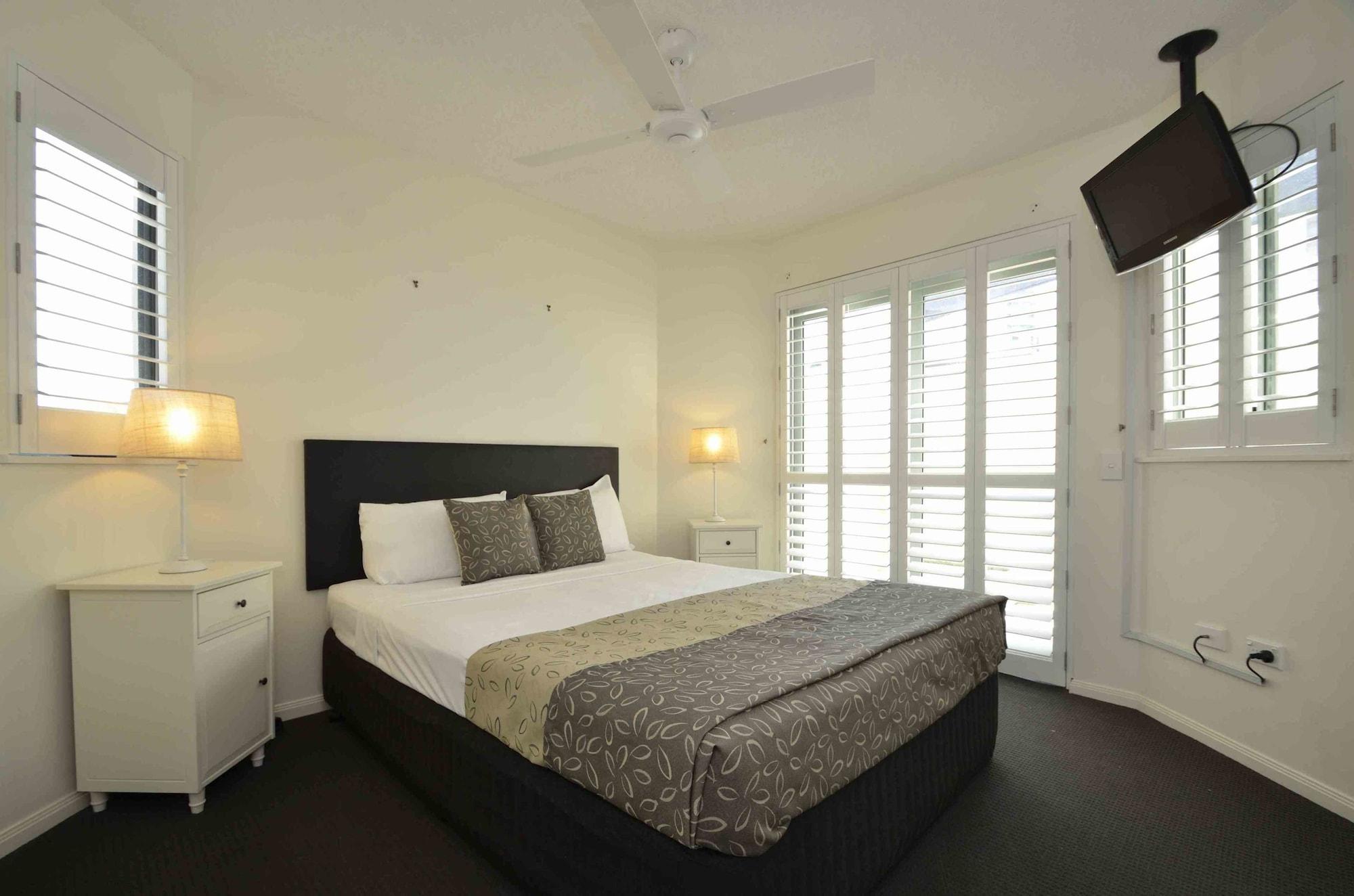Malibu Aparthotel 4*